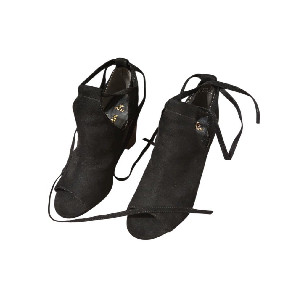 Melrose Ave Elegant Black Suede Lace-Up Booties